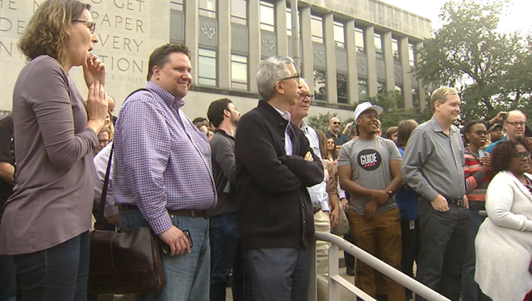 9d7a57dd-S-GOODBYE CEREMONY DMN 530P_00.00.35.12_1512171674515.png