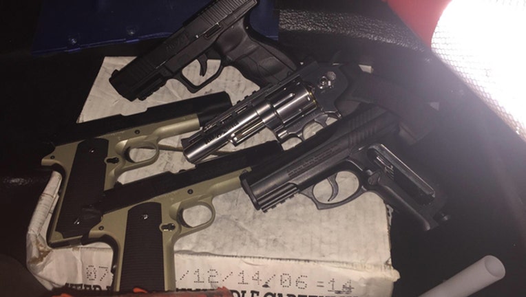 9f9be2a8-5BBguns photo_1466455574392.jpg