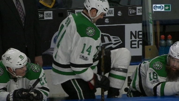 aa56d918-Jamie Benn Breaks Stick_1484601754996.jpg