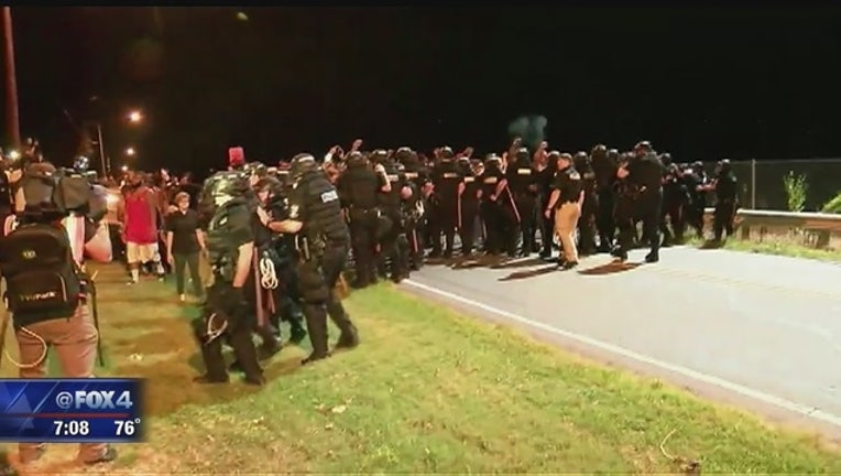 Protests_break_out_in_Charlotte__officer_0_20160921122337