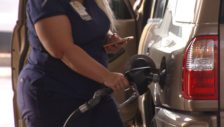 bf07bc64-P-ALVARADO HARVEY GAS SHORTAGE FOLO 9P_00.00.48.01_1504146614145.png