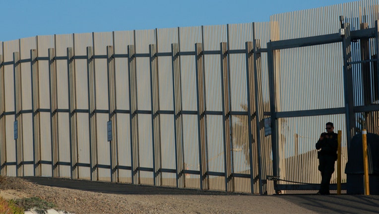d4f06846-Border wall (GETTY IMAGES)-401720-401720