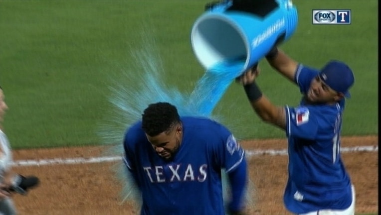 d97612d1-Rangers Reds Fielder Powerade_1466650563230.jpg