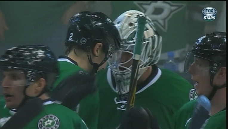 dc6614fd-Stars Beat Penguins_1444361294859.jpg