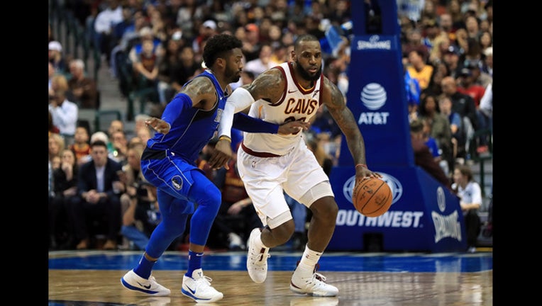 dc7ce364-LeBron James_98423736_1510461458465