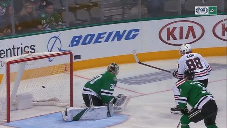 dc7ce364-Stars vs Blackhawks_1545369010045.jpg.jpg