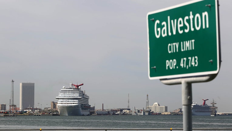 df6d6f46-GETTY GALVESTON 042819-407693