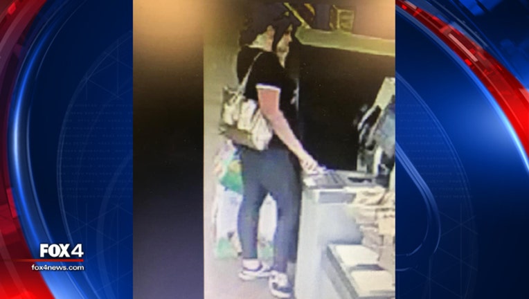 e0dbde1f-purse theft from church