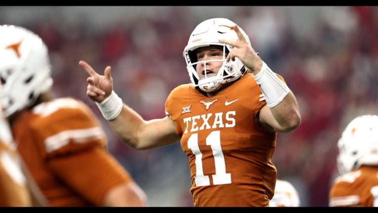 e1e53034-Sam Ehlinger_1543784122267