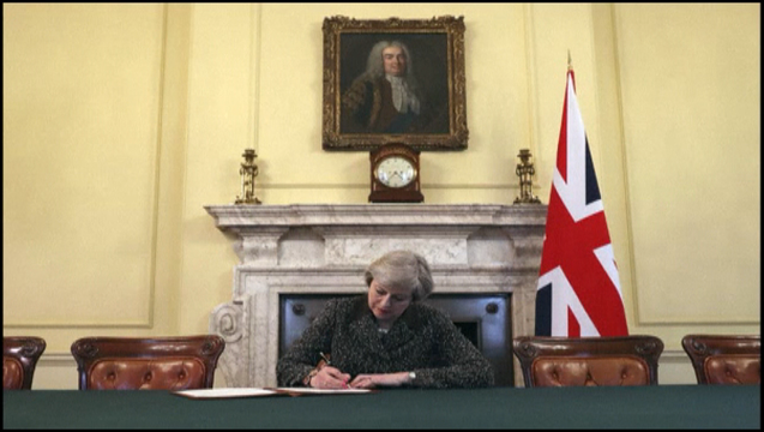 e2afef96-brexit signing theresa may