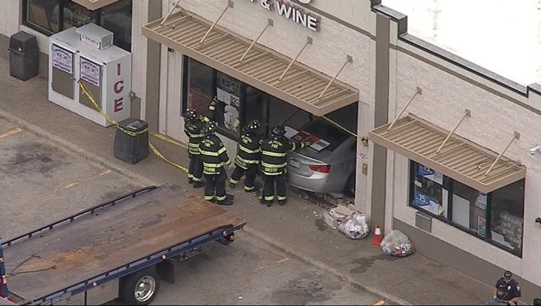 eab8386b-V-CAR INTO BEER STORE 12N_00.00.09.21_1545849210577.png.jpg