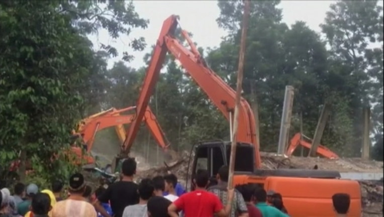 ec3acb87-V-INDONESIA EARTHQUAKE_1481119806277.jpg