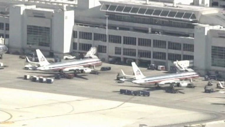 ed7af2fc-airport_american_airlines_clean-65880.jpg