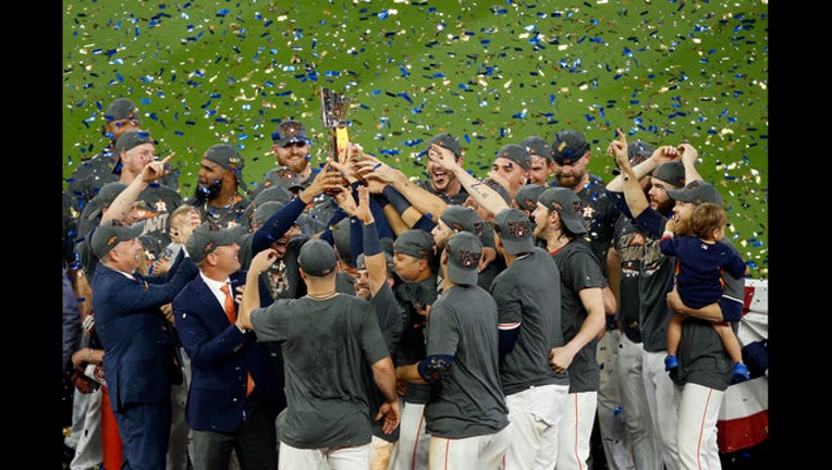 f9597692-Astros Yankees_1508647039784