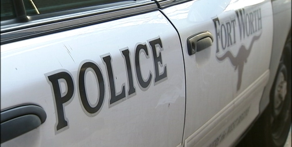 Fort Worth officer seriously hurt in crash
