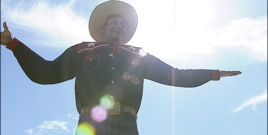 Big Tex gets a new pair of boots featuring Irving woman’s artwork
