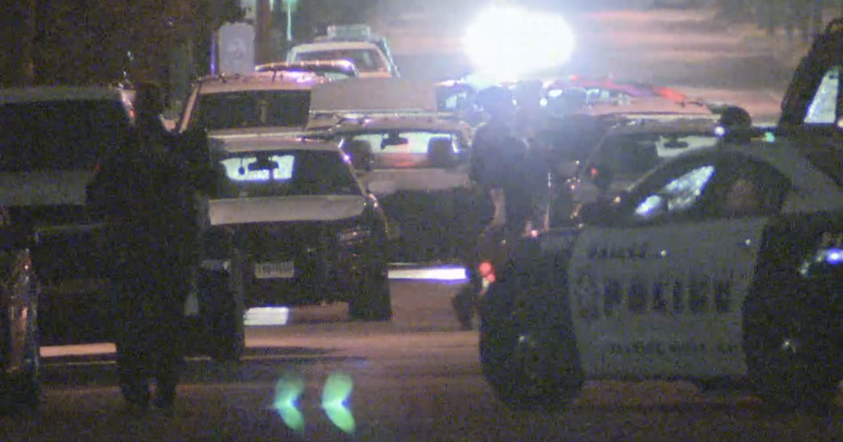 Man arrested after overnight standoff in Dallas | FOX 4 Dallas-Fort Worth