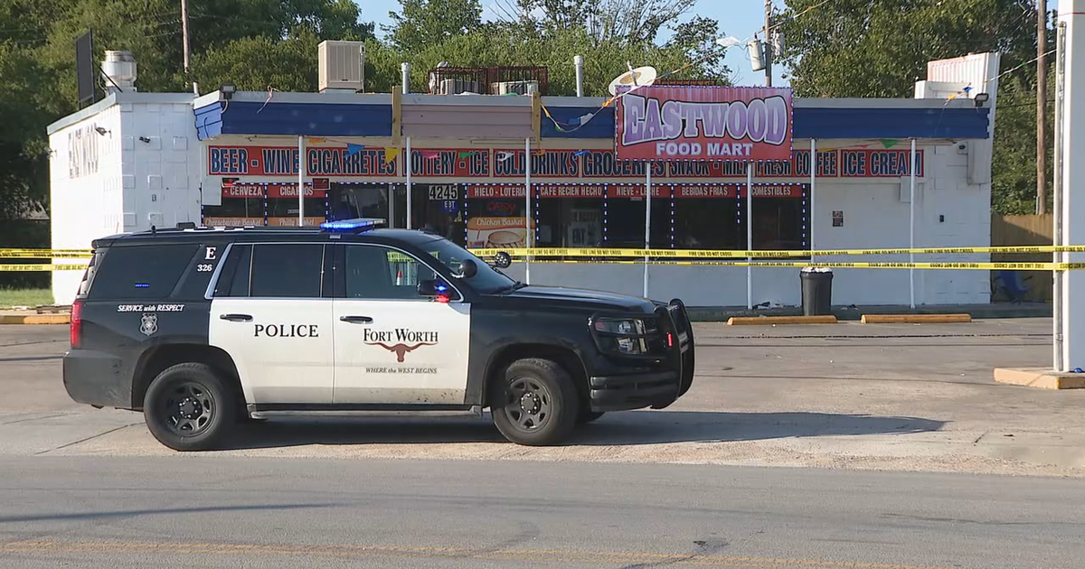 Bystander murdered outside Fort Worth convenience store | FOX 4 Dallas ...