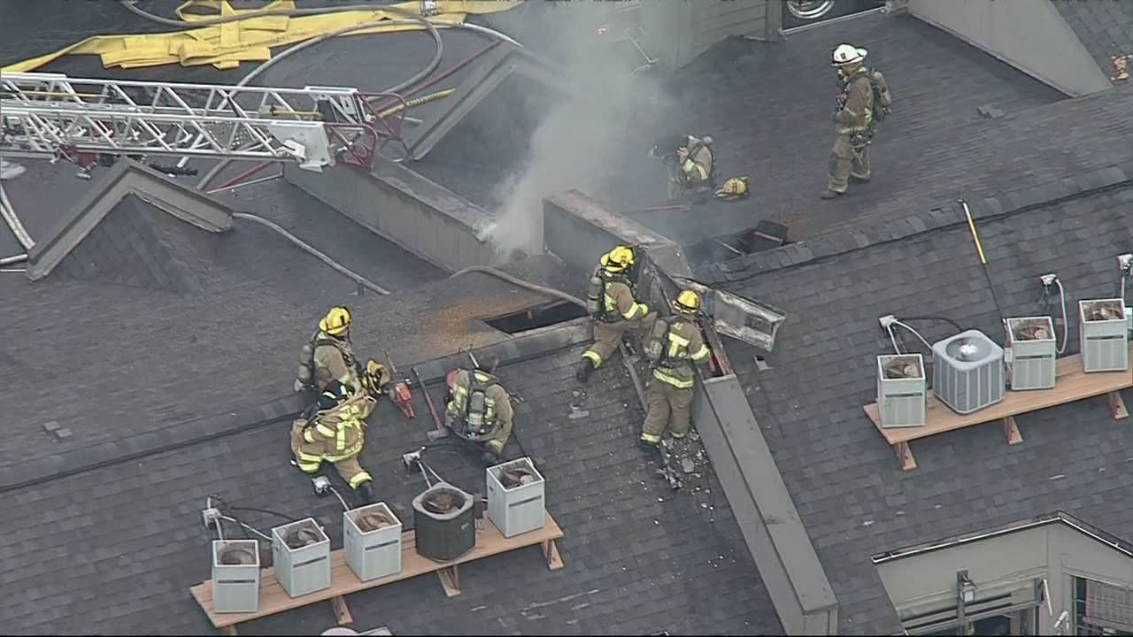 Crews put out 2alarm apartment fire in Dallas