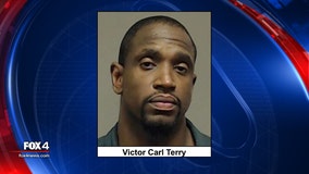 Dallas man given 40-year sentence for stabbing elderly relative 8 times, attacking officer