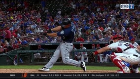 Seattle wins 6th in row, 8-5 at Texas