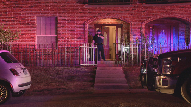 Police looking for 2 men who invaded Dallas home, shot man inside