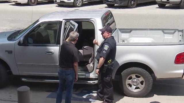 Austin man voluntarily turns in assault rifle to police