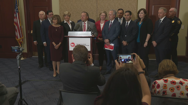 Fort Worth mayor, interim police chief urge Congress to pass gun background checks bill