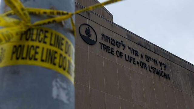 Pittsburgh synagogue shooting suspect will face death penalty, according to prosecutors
