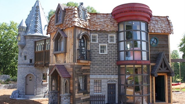 Grandparents build 'world's best' Harry Potter playhouse for family