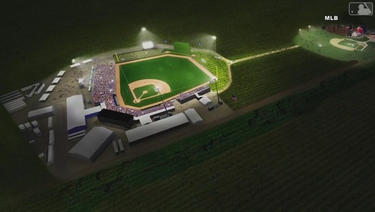 edceba6a-N_WHITE SOX YANKEES FIELD OF DREAMS 5P_00.00.38.09_1565304738617.png.jpg