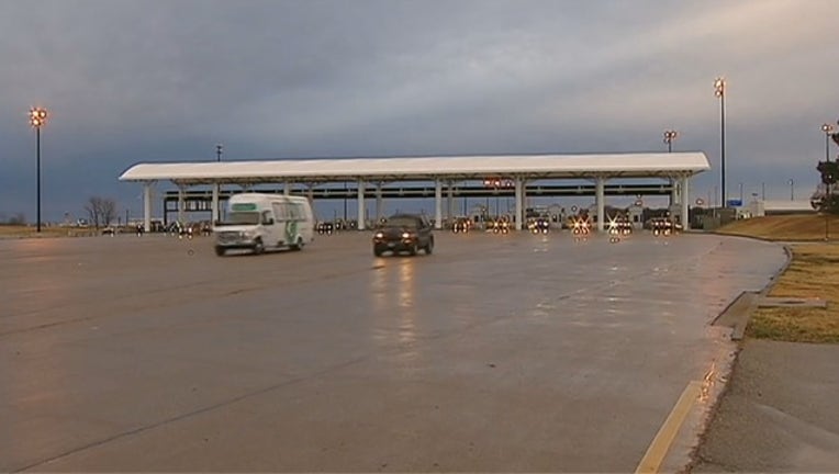 dcea9cd1-V_DFW AIRPORT PARKING SALE 4A_KDFWdedb_711_mxf_00.00.00.11_1564591691224.png.jpg