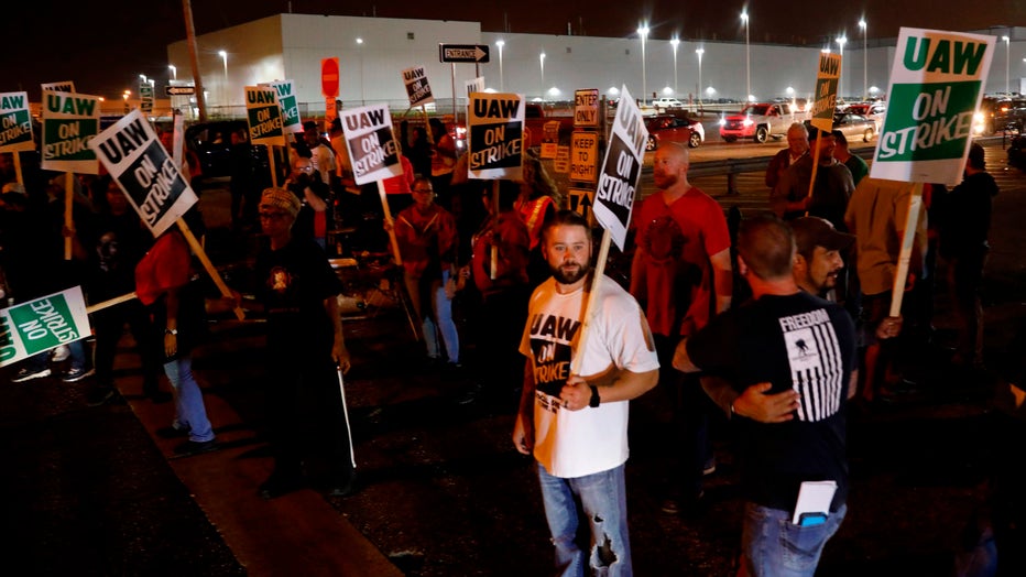 GM-STRIKE-GETTY.jpg