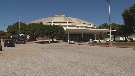 Dallas ISD preps field house for students to return to class Wednesday