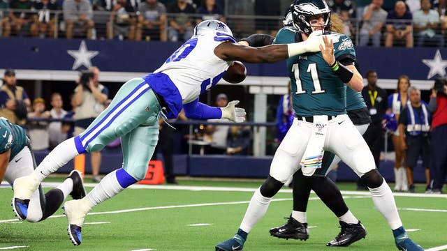Cowboys run over Eagles, take 1st in NFC East with 37-10 win