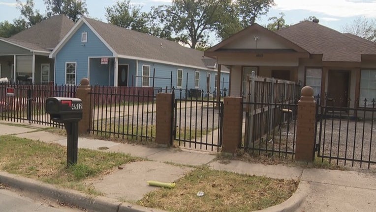 2894acb9-P_TRACKDOWN _ TERRY ST 530P_KDFW9e4a_711_mxf_00.00.13.16_1568249462361.png.jpg
