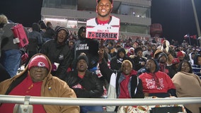 Fans bundled up in Cedar Hill as Longhorns hosted DeSoto Eagles