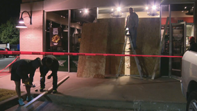 2 injured after vehicle crashes into Wingstop in McKinney