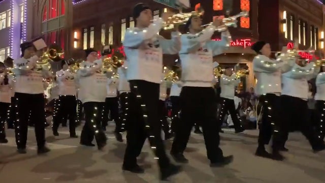 Large crowds take in the annual Fort Worth Parade of Lights
