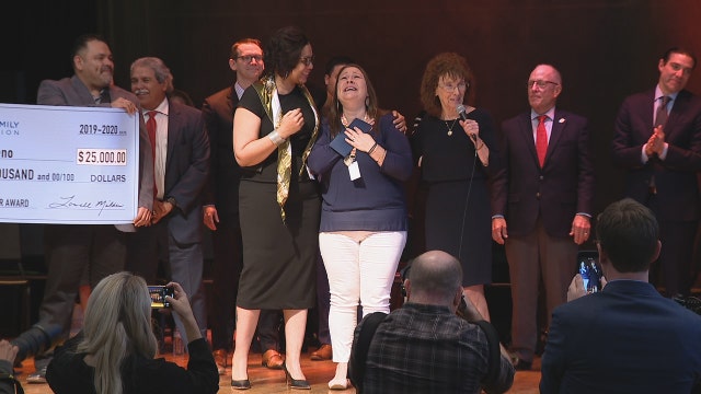 Dallas middle school teacher recognized with prestigious award, $25K check