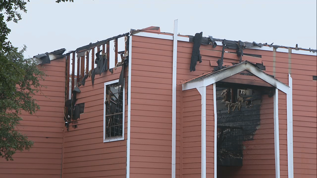Several displaced by apartment fire in Dallas on Thanksgiving