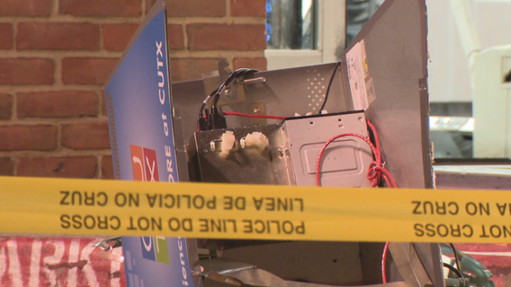 Thieves smash through Oak Lawn Walgreens to grab ATM