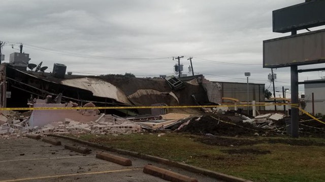 Vacant building collapses in Dallas