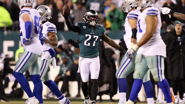 Wentz, Eagles deny Dallas chance to clinch NFC East title with 17-9 win