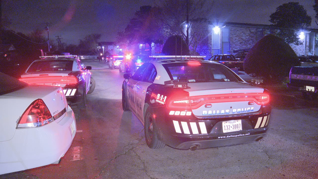 50-year-old man found fatally shot outside Dallas apartments