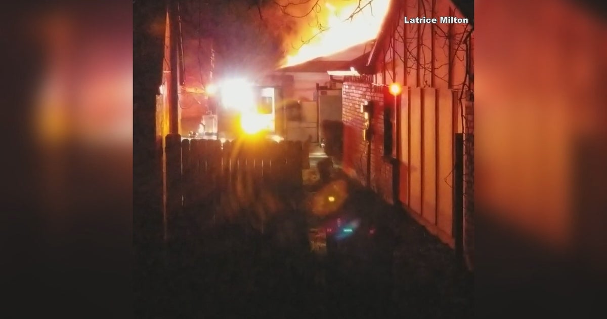 Woman dies after being pulled from burning Fort Worth home | FOX 4 ...