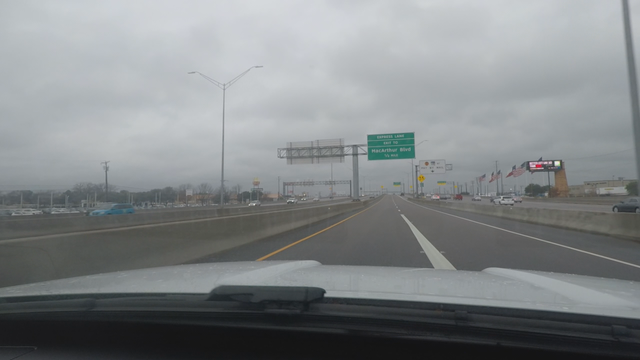 Many North Texans unaware of app that helps you save when driving on TEXpress lanes