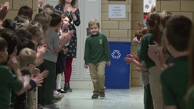 Kids give standing ovation to 6-year-old classmate after his final chemo treatment
