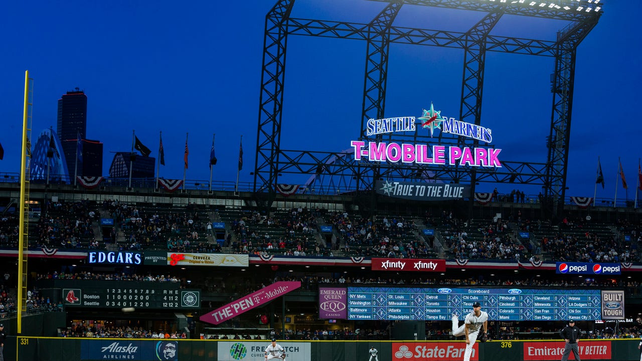 The scoreboard announces the game between the Seattle Mariners and News  Photo - Getty Images