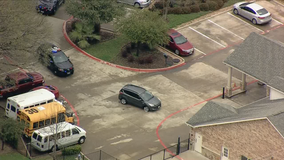 Police slowly chase woman with small child in SUV to Rockwall day care